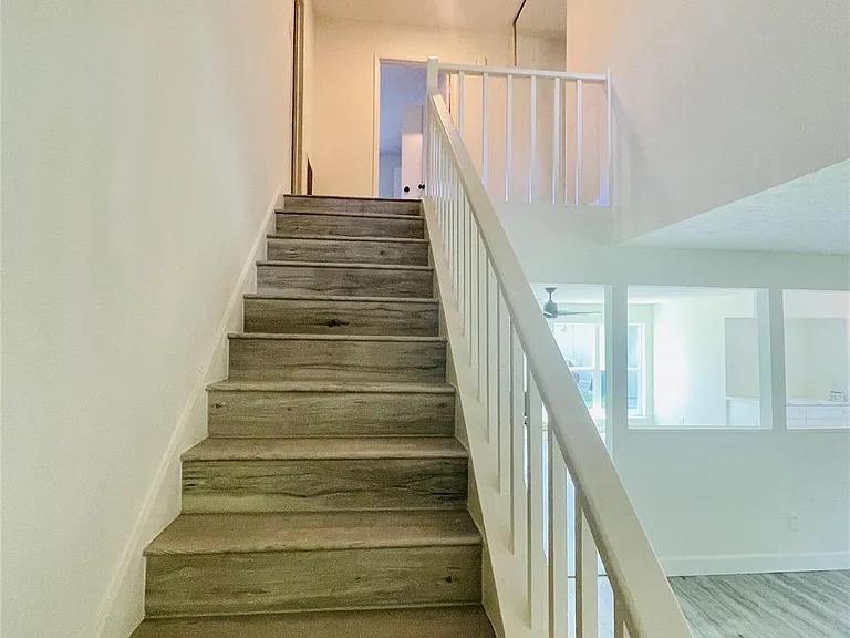 3014 Edgewood Dr — Photo 8
