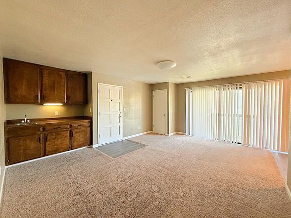 4th image of 91 W Alexander Ave #13
