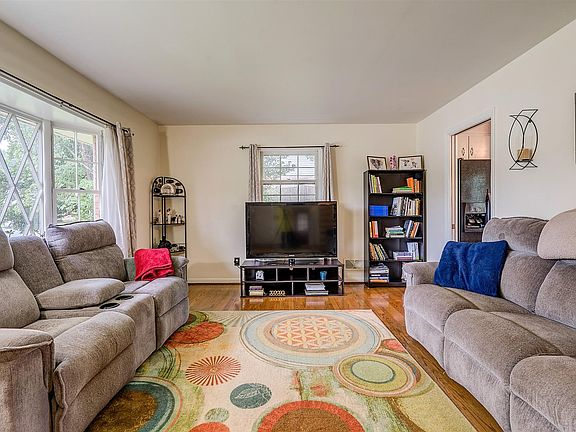4th image of 5515 Galloway Cir