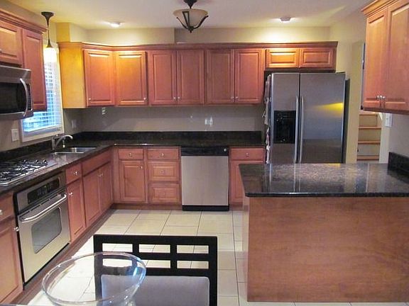 3rd image of 7512 161st St