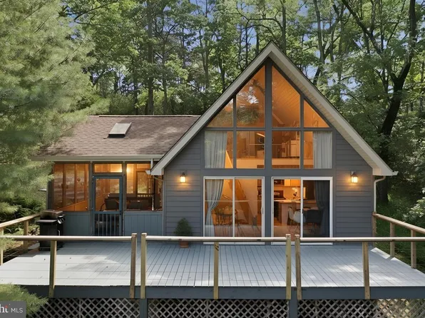 590 Whispering Pines Way, Lost City, WV 26810