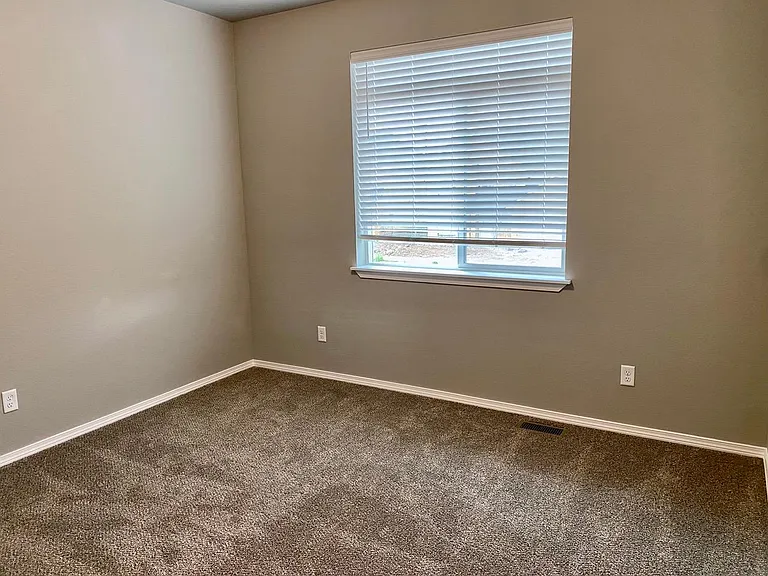 825 N Willow Ct — Photo 17