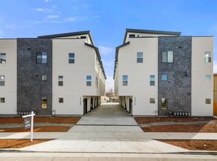 3372 S Pearl St UNIT B, Englewood, CO 80113