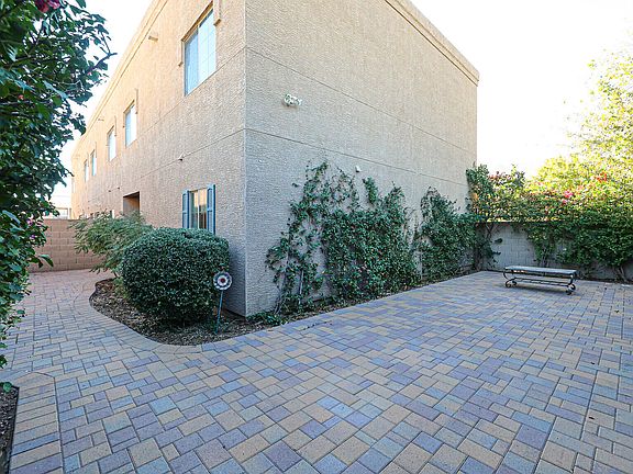 5th image of 2826 E TRACY Lane #4