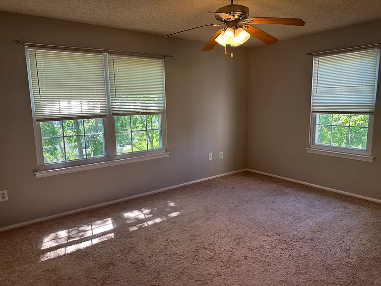 304 Wimbeldon Ct — Photo 4