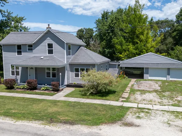 236 W 3rd Ave, Woodhull, IL 61490