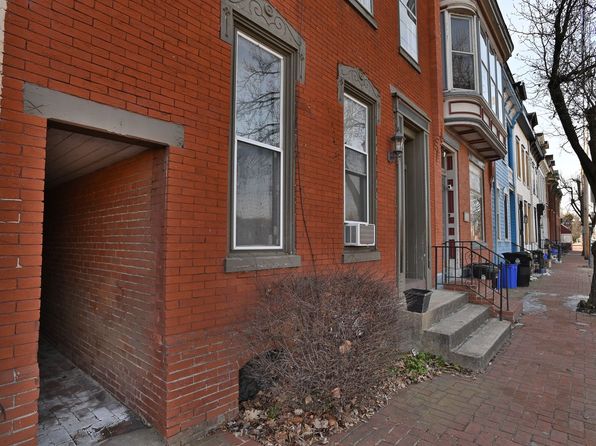 562 Race St