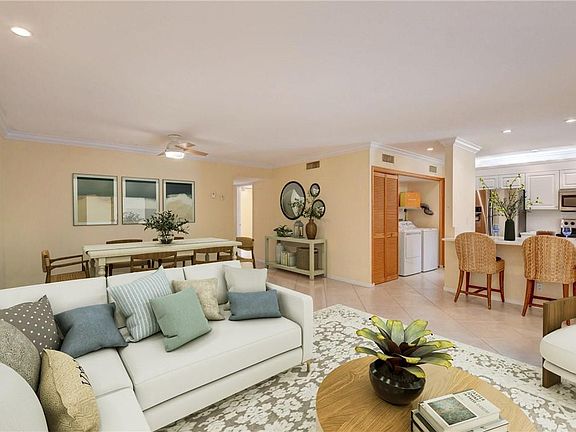 5th image of 333 SE 20th Avenue Unit 101
