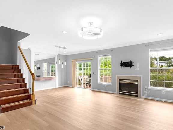 4th image of 72 Albert Ct