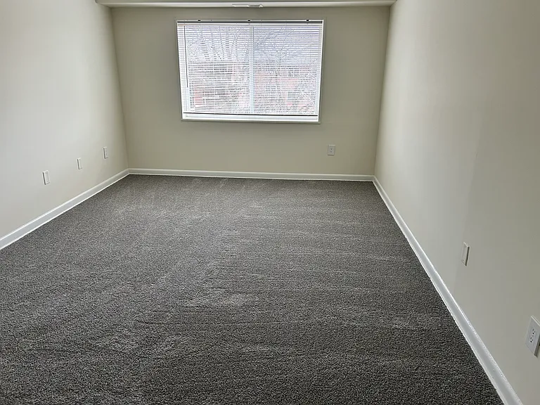 Edgewood Hill Apartments — Photo 9