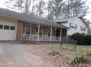 567 Cole Dr, Lilburn, GA 30047