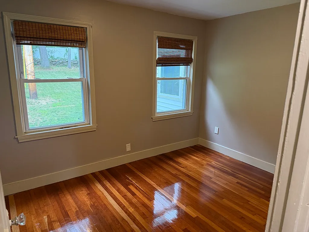 2 bed, 700 sqft, $2,500 — Photo 3