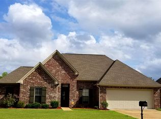 1098 Spanish Oak Dr, Pearl, MS 39208