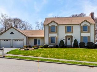 12 Zachary Ln, Reading, MA 01867