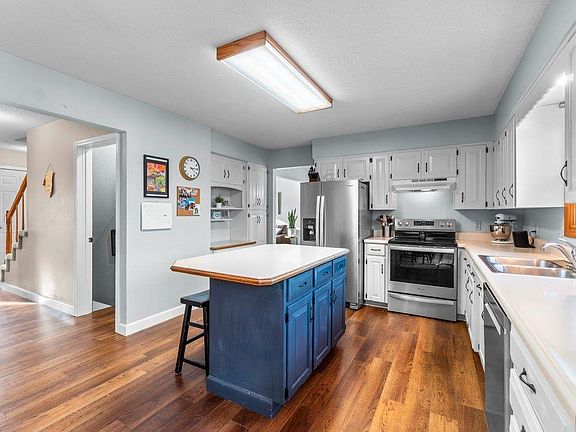5th image of 2214 Earleen Dr