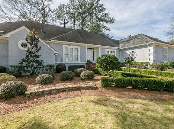 4th image of 3740 Sapphire Dr