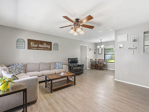 4th image of 802 E Dyann Drive