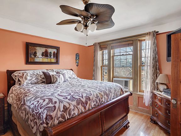 3rd image of 110 Cambridge Pl APT 4C