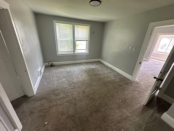 4th image of 3835 Vine St APT 2