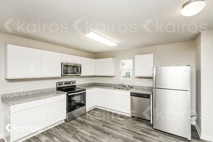 618 Cartecay Dr — Photo 3