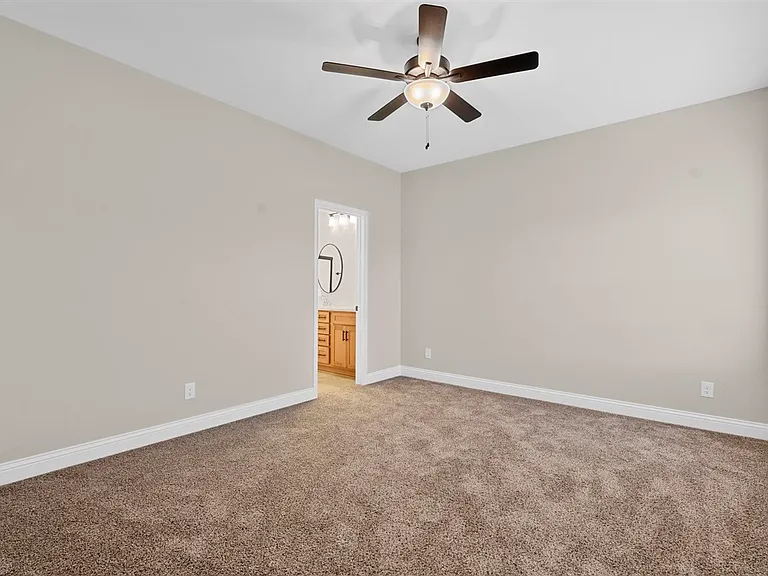 1156 Shallowford St — Photo 12