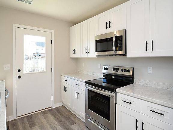 2nd image of 3062 Dawn Dr