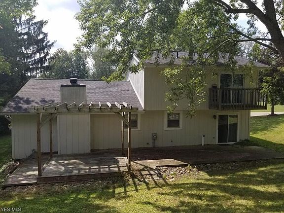 2nd image of 930 Bayberry St NW