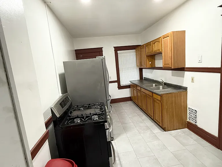 255 Ravine Ave — Photo 6