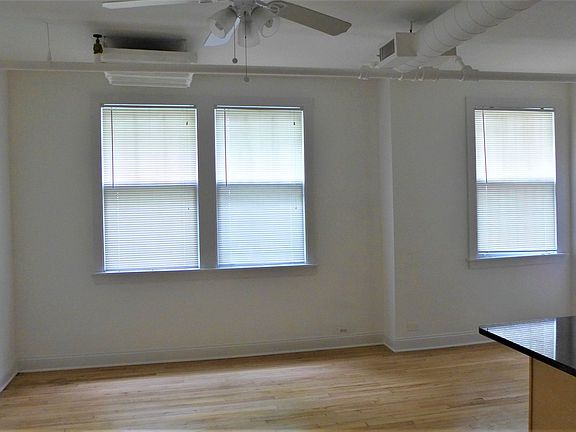 4th image of 3413-21 N Marshfield Ave #3421G