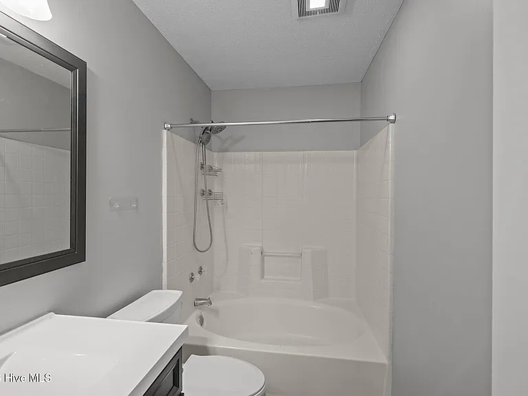 225 John Ct — Photo 14