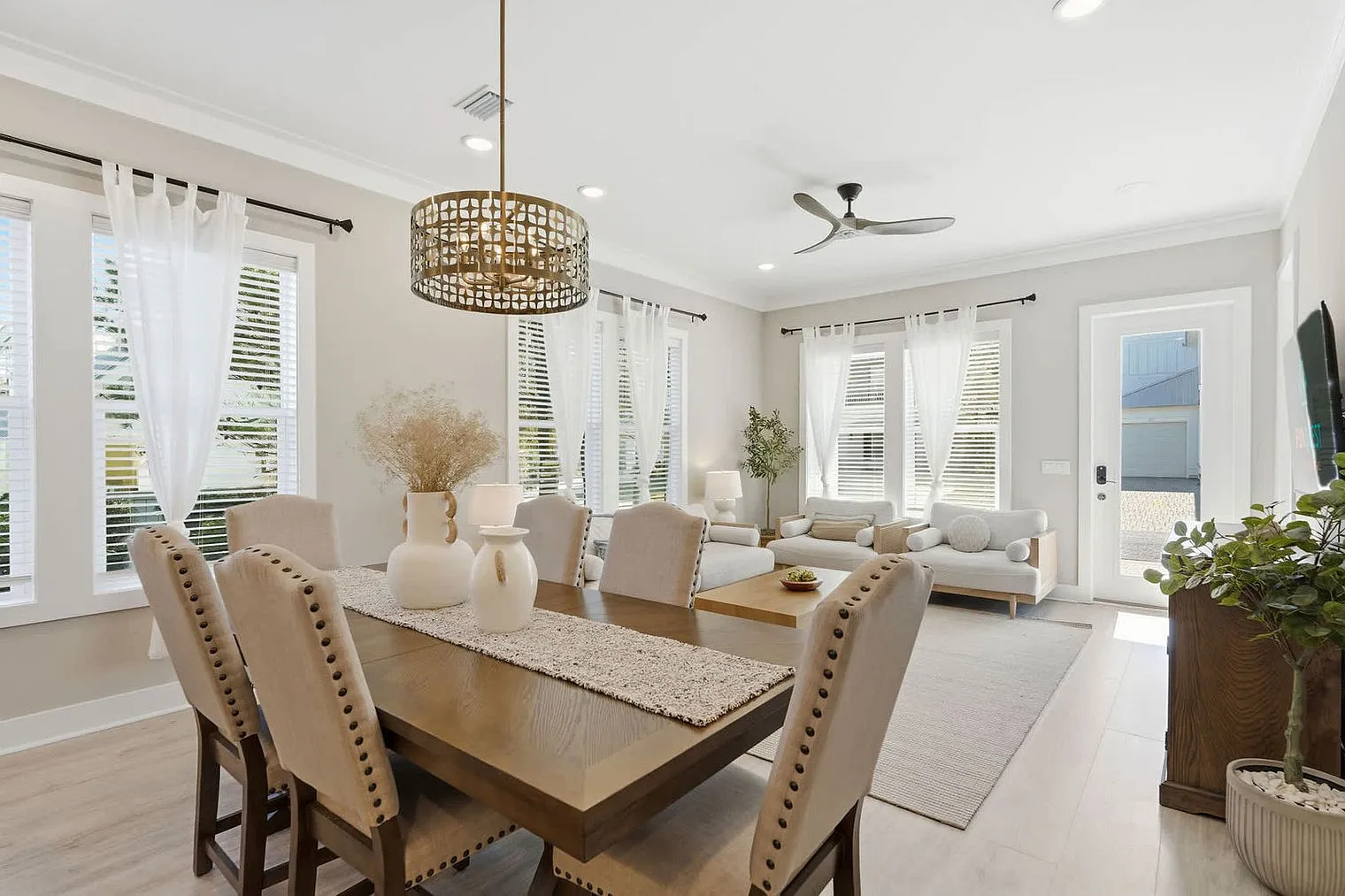 5 bed, 3.0 bath, 3013 sqft, $3,993 — Photo 4