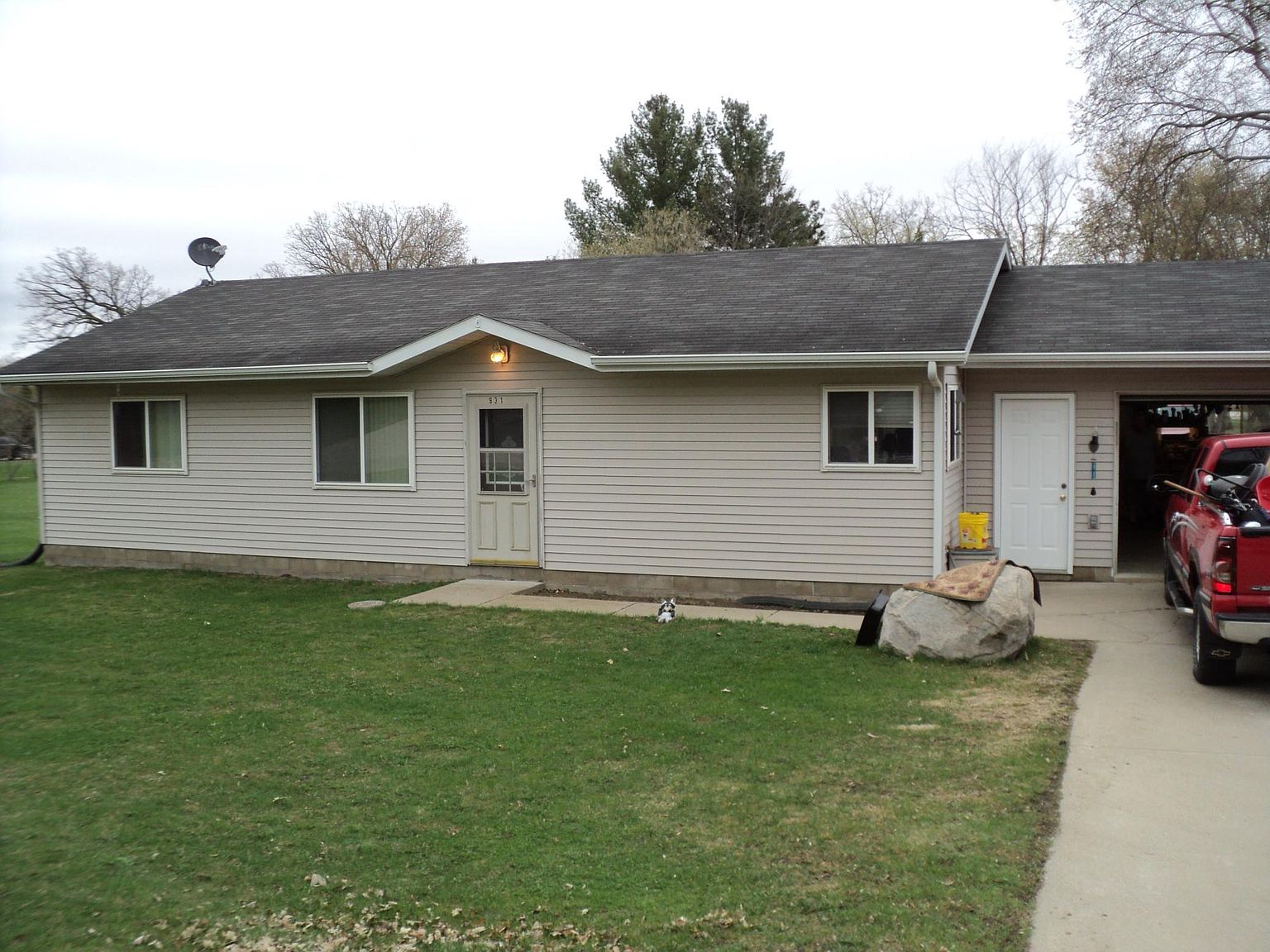 931 Perry Ave N, Browerville, MN 56438 Zillow