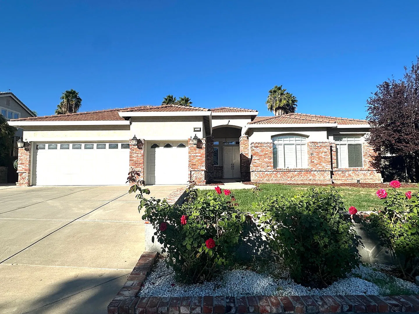 Spacious Single-Story Antioch Home with RV Parking,Solar & Expansive Backyard — Photo 1