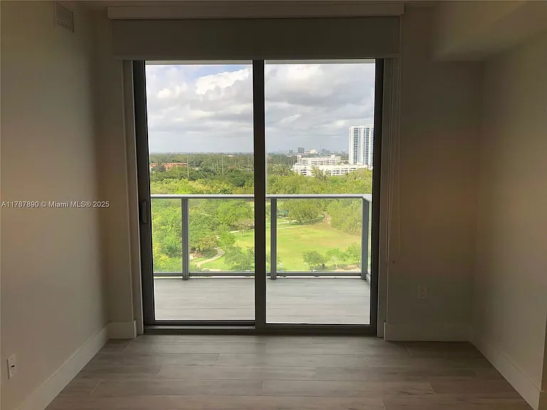 16385 Biscayne Blvd #1205 — Photo 9