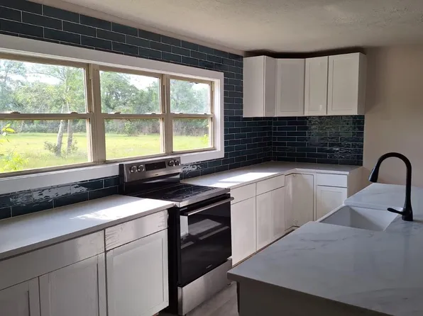 1284 Beaver Lake Dr, Caldwell, TX 77836