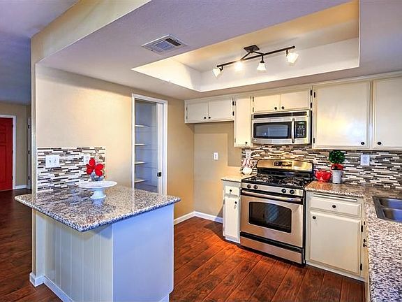 3rd image of 11560 Shangri La Ave