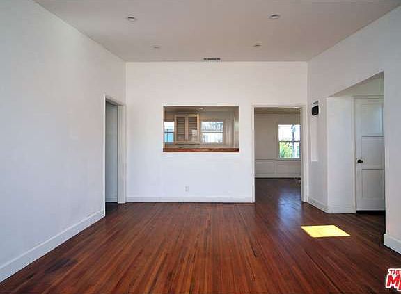 4th image of 9335 Kincardine Ave