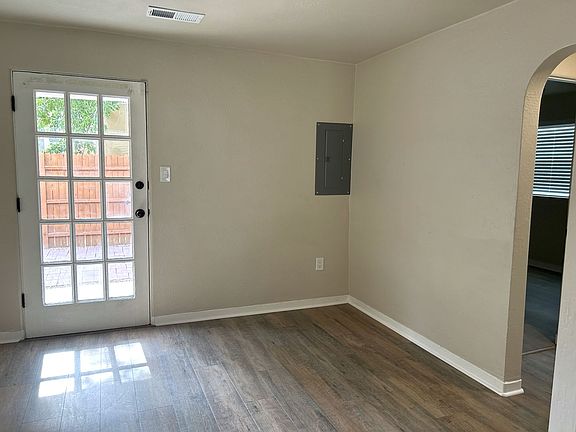 2nd image of 635 Adams St NE #B