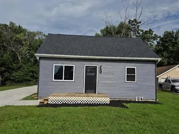 222 Lindenwood Dr, East Alton, IL 62024