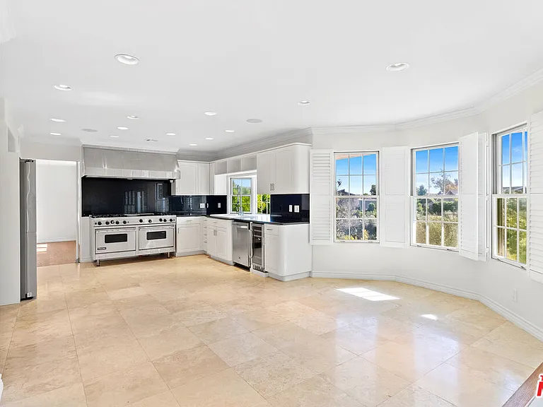 5958 Busch Dr — Photo 9