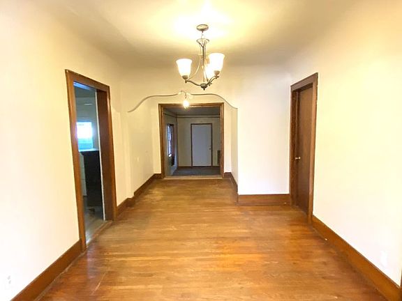 3rd image of 1129 NE 16th St