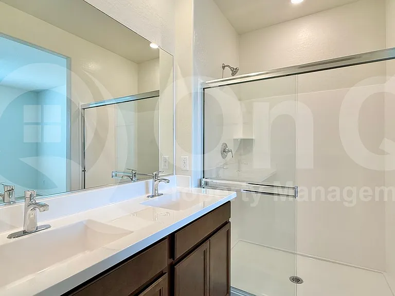1444 E Edwin St — Photo 14