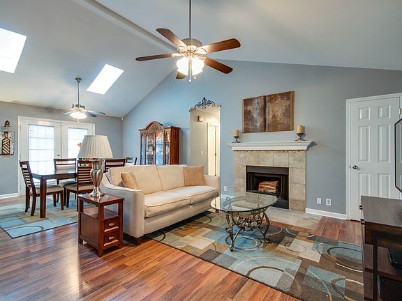 3rd image of 3222 Meadowhill Dr