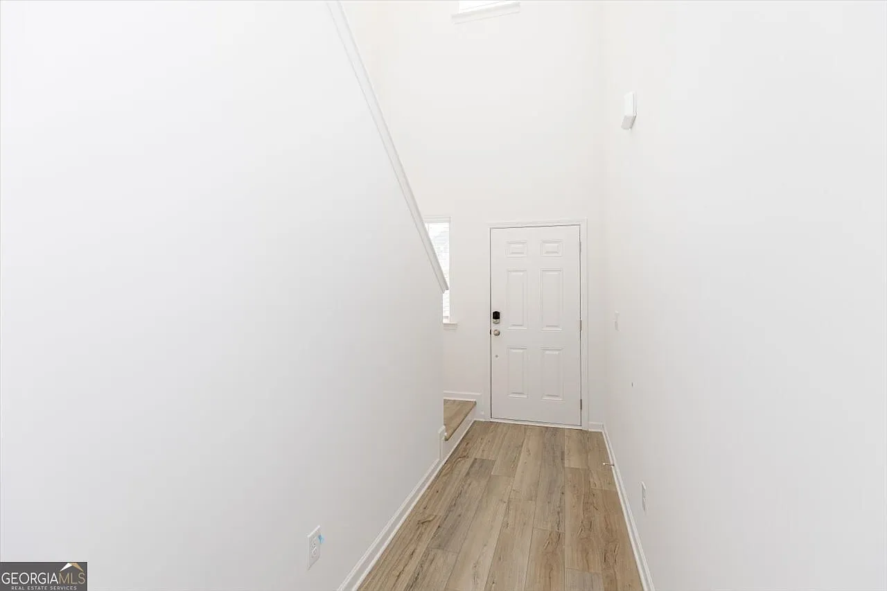 4 bed, 2.5 bath, 1950 sqft, $2,350 — Photo 4