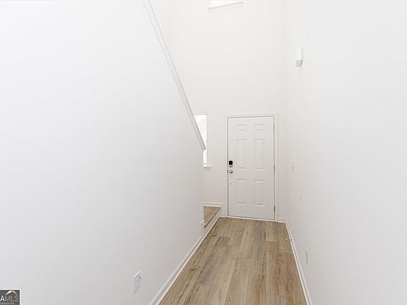 4th image of 218 Hickory Ridge Trl