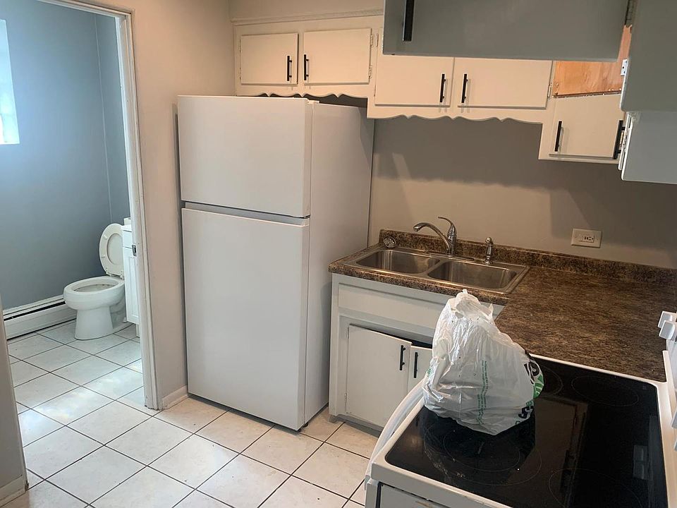 2nd image of 3119 Scoville Ave #7