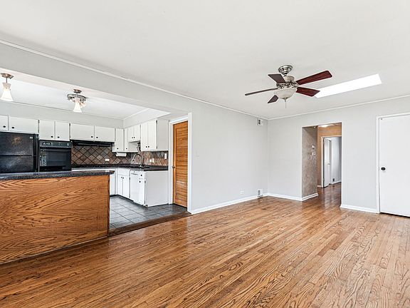 5th image of 406 W Windsor Ave