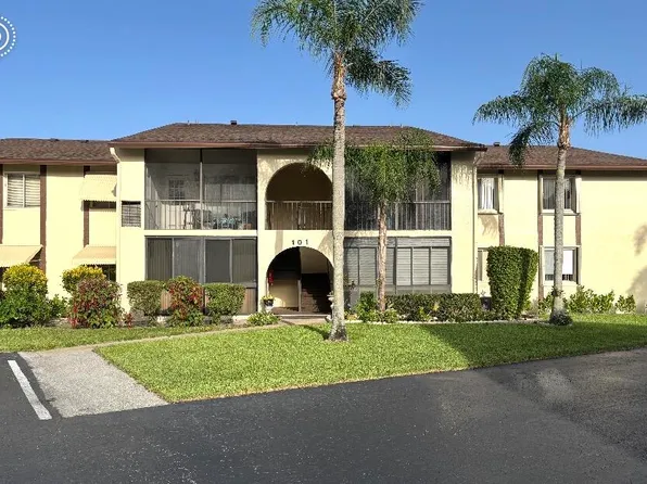 101 LAKE PINE Circle #B-2, Greenacres, FL 33463