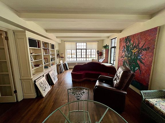 4th image of 230 E 50th St APT 8A