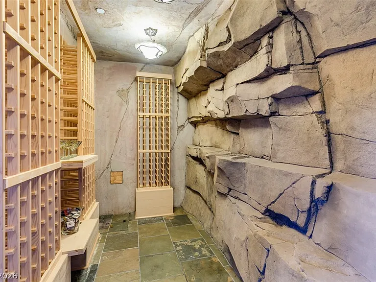 549 Regents Gate Dr — Photo 50